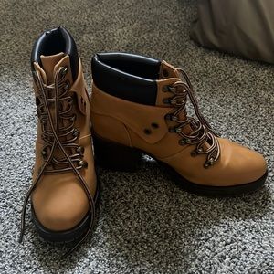 8 women’s high heel boots